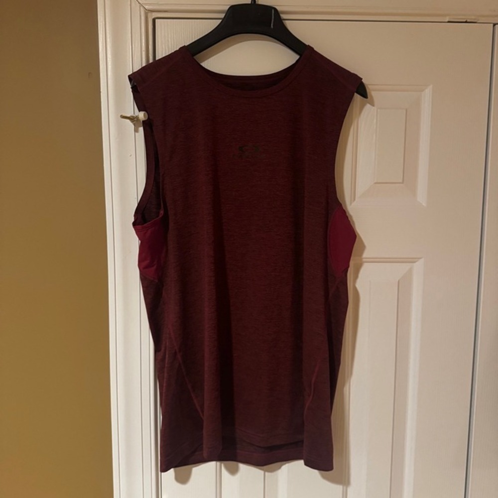 OAKLEY Maroon/Burgundy Sleeveless Tshirt Size XL